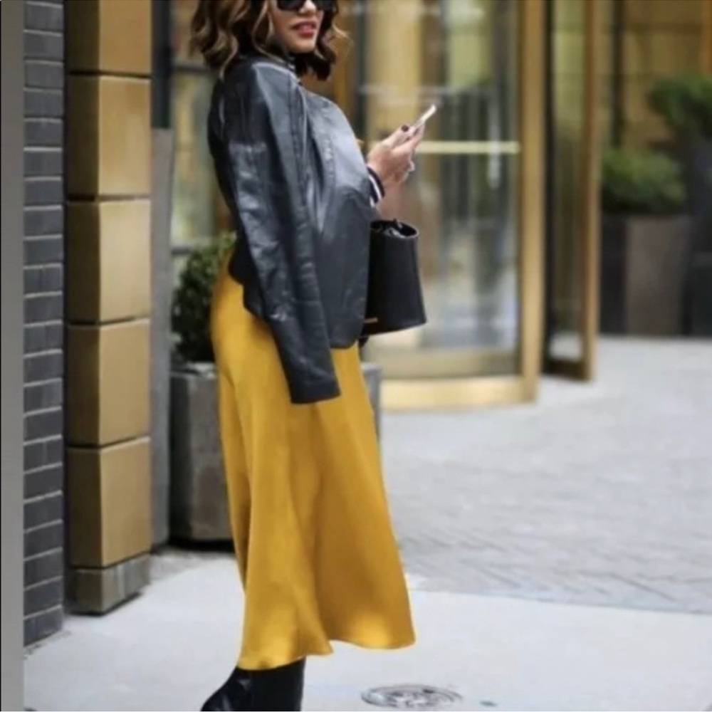 🆕 Zara Mustard Gold Satin Skirt